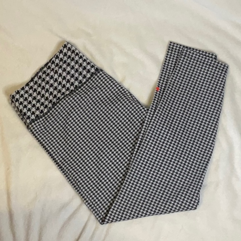 Nike Full Length Legging in black & white houndstooth